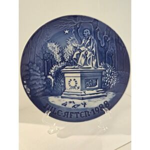 1988 Bing & Grondahl Annual Christmas Plate - The Kings Garden